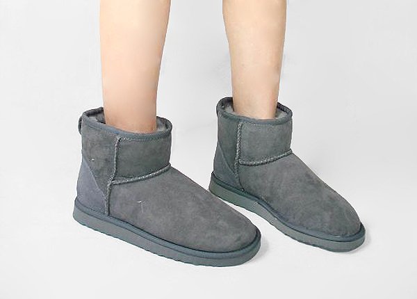 UGG-090522-31dA