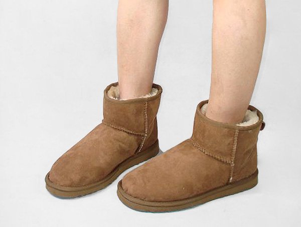 UGG-090522-32dA