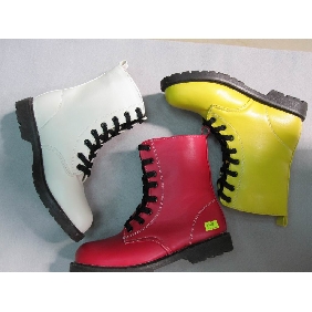Wholesale Newest fashion style trendy leather boots popular with girls