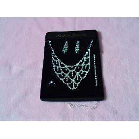 Wholesale Shining Oblong Pendant Alloy Enchased Synthetic Gems Necklace Set