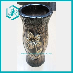 Wholesale Simple and classical porcelain vase with golden flower beautiful home decor made in China