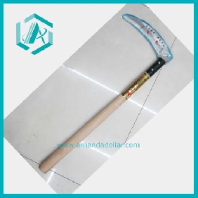 Wholesale Economical and useful sickle gardening tools made of iron with wooden handle out door products