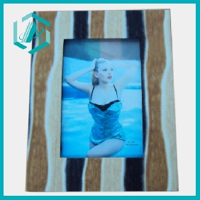 Wholesale A Nice-looking New PU Photo Frame with Strip Shape Pattern