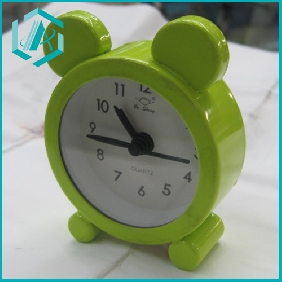 Wholesale Latest hot sell green lovely basic style round alarm clock desk clock