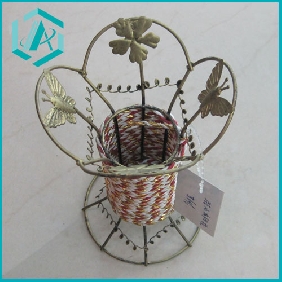 Wholesale Hot selling iron flower baskets gift baskets in flower shape