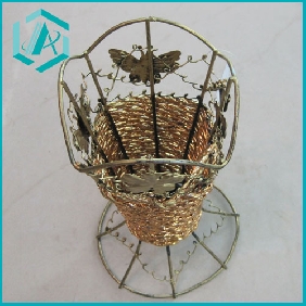 Wholesale Beautiful look iron flower baskets twined with gold paper string