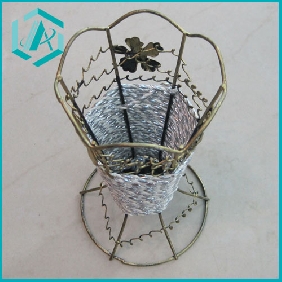 Wholesale Iron crafts unique design polygonal flower baskets