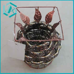 Wholesale Decorative Iron flower baskets fit celebration occasion