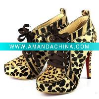 Wholesale Free shipping (minimum:1 piece) guaranteed 100% genuine leather boots , wholesale and retail fashion boots 9588