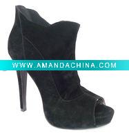 Wholesale ladies' fashion boots