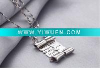 2011 newest hot sell fashion beautiful titainum lover pendant