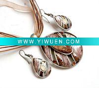 Wholesale 2011 latest fashion alloy enamel pendant jewelry YD016