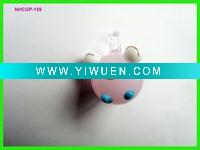 Wholesale handmade colored glass pendant with the shape of cat pink color