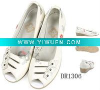 Wholesale 2011 newest genuine leather women's sandals,soft and durable