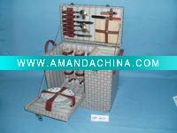 Wholesale Wooden picnic basket for 4 persons SDA-2017