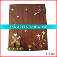 Wholesale New fashion wooden handcrafts hang clock