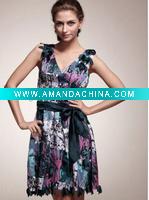 newest V-collar printed dress