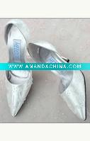 Wholesale 2011 China custom hot sale beading wedding shoes BWS-025