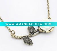 Wholesale Fashion Jewelry Alloy Flower Pendant Necklace