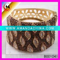 Wholesale hollow out antique alloy bracelet