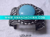 Wholesale precious zinc alloy bangle with a big turquoise