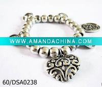 Wholesale fashion elastic bracelet with heart pendent