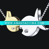 Wholesale 2011 silver fashion Alloy kissing fish necklaces jewelry pendant ARATTA-N1
