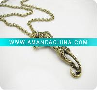 Wholesale Retro Leopard Rhinestone Pendant Necklace