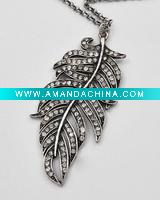 Wholesale WLNE-3320-Burnished Silver Tone Clear Rhinestones Leaf Design Pendant Necklace