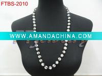 Wholesale 2011 fashion white crystal shamballa necklace