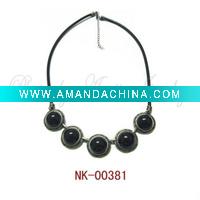 Wholesale 2011 fashion black beads necklace pendant ARATTA-Nk-00381