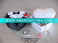 Wholesale Wedding gift (Polyresin heart wedding jewel box)