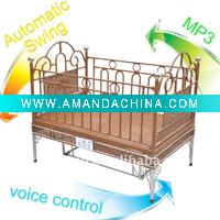 Wholesale patent mp3&voice control&automatic swing baby crib