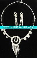 Wholesale 2011 newest rhinestone bridal jewelry sets 869286.jpg