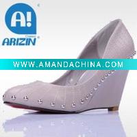 Wholesale Wedge sandals with strappy in various of sizes and colors