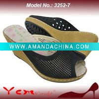 Wholesale Lady wedgie with wooden sole Sandal