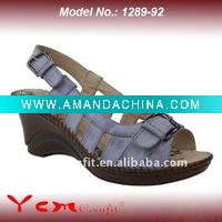 Wholesale PU Lady Fashion Wedge-heeled Sandal