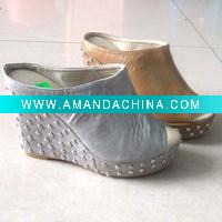 Wholesale lady sandal shoe with platform