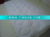 Wholesale 100%high quality polyester quilt