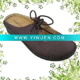 Wholesale PU woman comfort slippers with lace