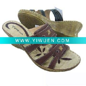 Wholesale Women's Wedge-heeled Slipper with massage